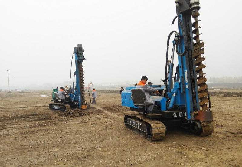 80余台光伏桩机设备助力华能20MW光伏电站工程桩项目建设.jpg