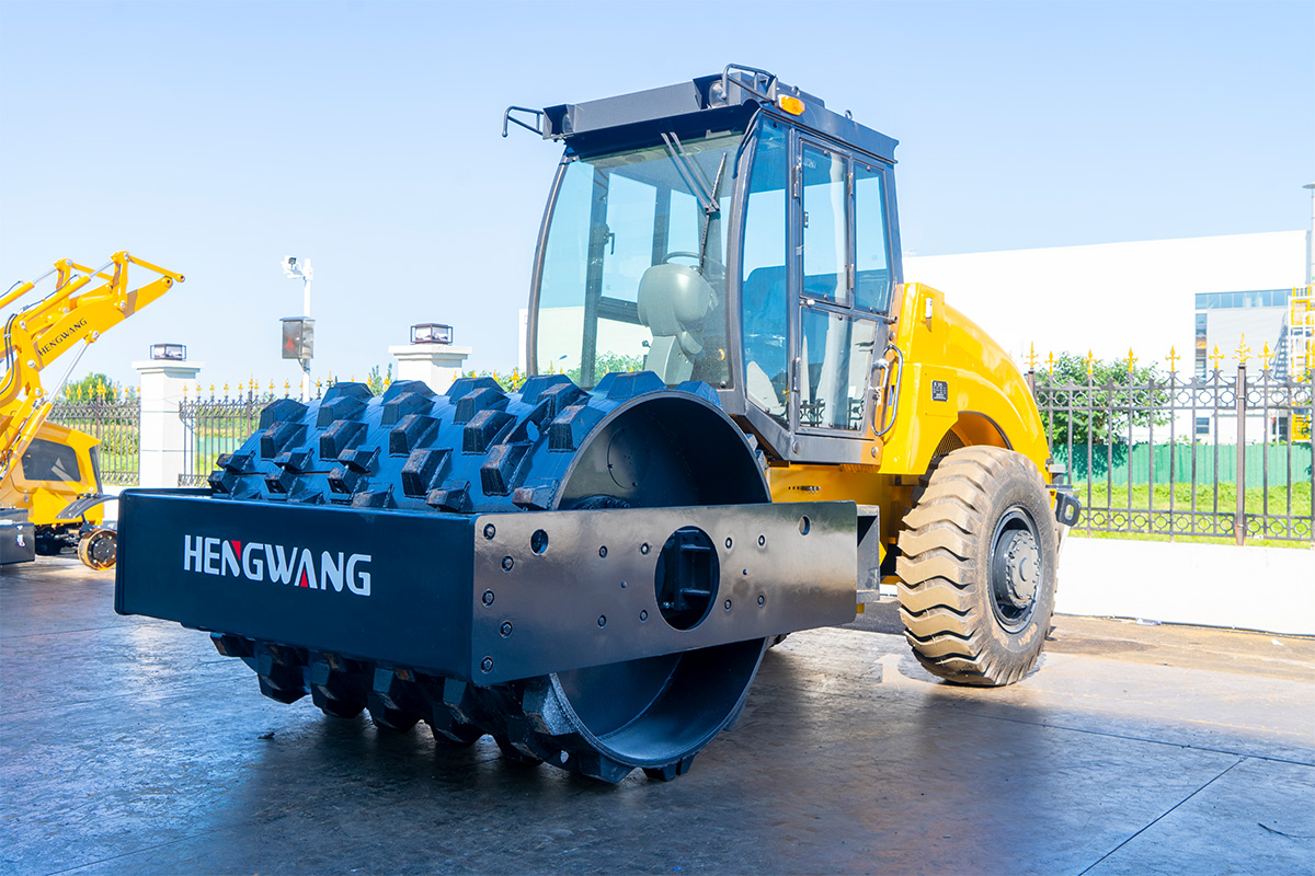 HW12T压路机
